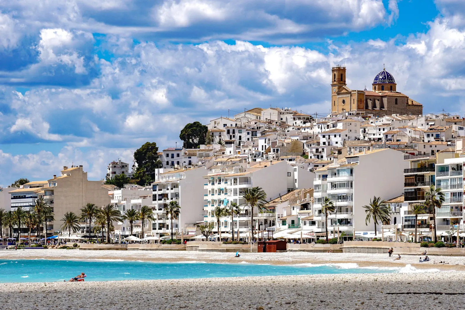 Wie sieht der Alltag in Altea aus – außerhalb und während der Saison?