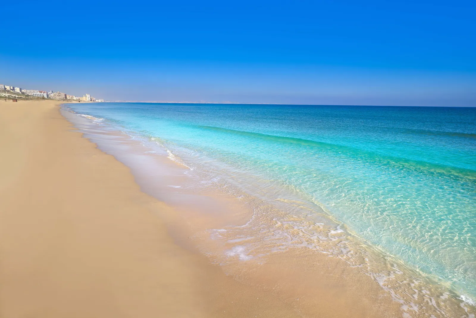 Playa de la Fossa: 1 km Strand unterhalb des Peñon de Ifach in Calpe